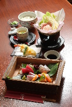 Assorted sashimi