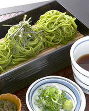 Tea-flavored buckwheat noodles