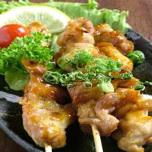 Assorted grilled chicken skewers, 2 kinds