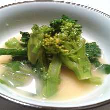 Spinach ohitashi (boiled spinach)