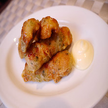 Seaweed-wrapped fried food