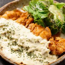 Fried chicken with vinegar and tartar sauce