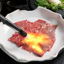 Grilled lean wagyu beef sashimi