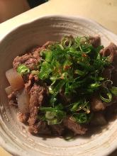 Simmered beef tendon with konjac