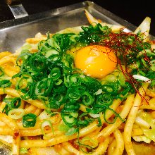 Stir-fried udon noodles with offal