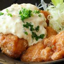 Fried chicken with vinegar and tartar sauce