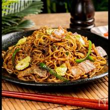 Yakisoba noodles with sauce