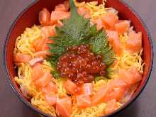 Fresh Salmon and Salmon Roe Parent-Child Bowl