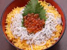 Boiled Whitebait and Salmon Roe Bowl