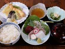 Sashimi and Tempura Set Meal