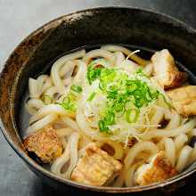 Wheat noodles topped with fried offal