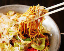 Yakisoba noodles with sauce