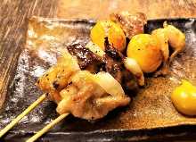 Grilled chicken skewer (salt or sauce)