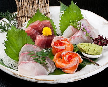 Assorted sashimi