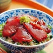 Raw tuna rice bowl