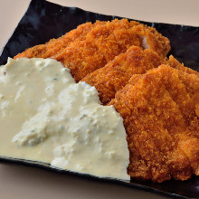 Fried chicken with vinegar and tartar sauce