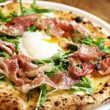 Prosciutto and codded egg pizza