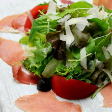 Raw ham salad