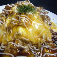 Tonpei-yaki (stir-fried cabbage and meat topped with egg)