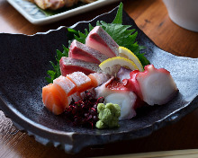 Assorted sashimi