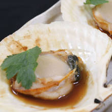 Grilled scallop with butter