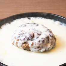 Hamburg steak with cheese sauce