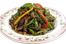 Thinly-sliced, stir-fried beef with green pepper