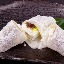 Daifuku (rice cake with red bean paste filling)