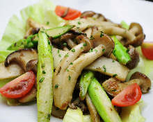 Stir-fried mushroom with butter