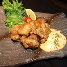 Fried chicken with vinegar and tartar sauce