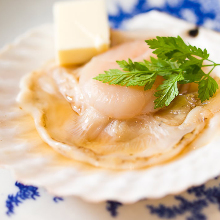 Grilled scallop with butter