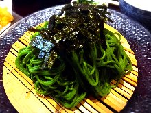 Tea-flavored buckwheat noodles