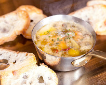 Shrimp and scallops al ajillo