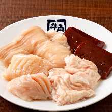 Four Varieties of Hormone Platter (Salt Sauce / Miso Sauce) Premium Hormone / Thick-cut Mino / Addictive Pork Hormone / Beef Liver
