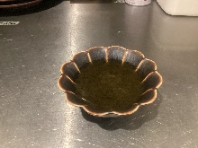 Mozuku seaweed dressed with vinegar