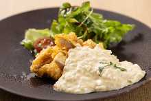 Fried chicken with vinegar and tartar sauce