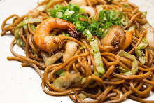 Seafood soy sauce yakisoba noodles