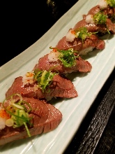 Seared meat sushi