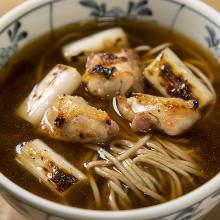 Soba noodles with meat and scallions