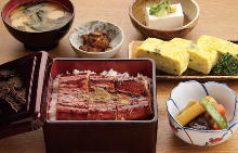 Set meal of eel bowl, Japanese omelet and Nikujaga (simmered meat and potatoes)