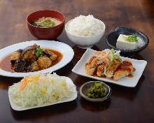 Fried eggplant with Chinese chilli sauce and fried fish set meal