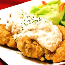 Fried chicken with vinegar and tartar sauce