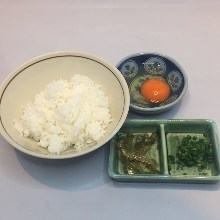 Tamagokake gohan (rice with raw egg)