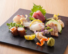 Assorted sashimi