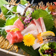 Assorted sashimi