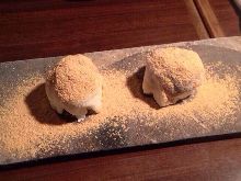 Daifuku (rice cake with red bean paste filling)