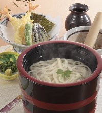 Wheat noodles with shrimp tempura