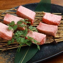 Premium grilled tongue seasoned with salt