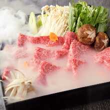 Treasure box of premium Kobe beef and Kuroge Wagyu beef