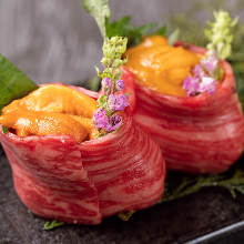 Sea urchin on beef sushi